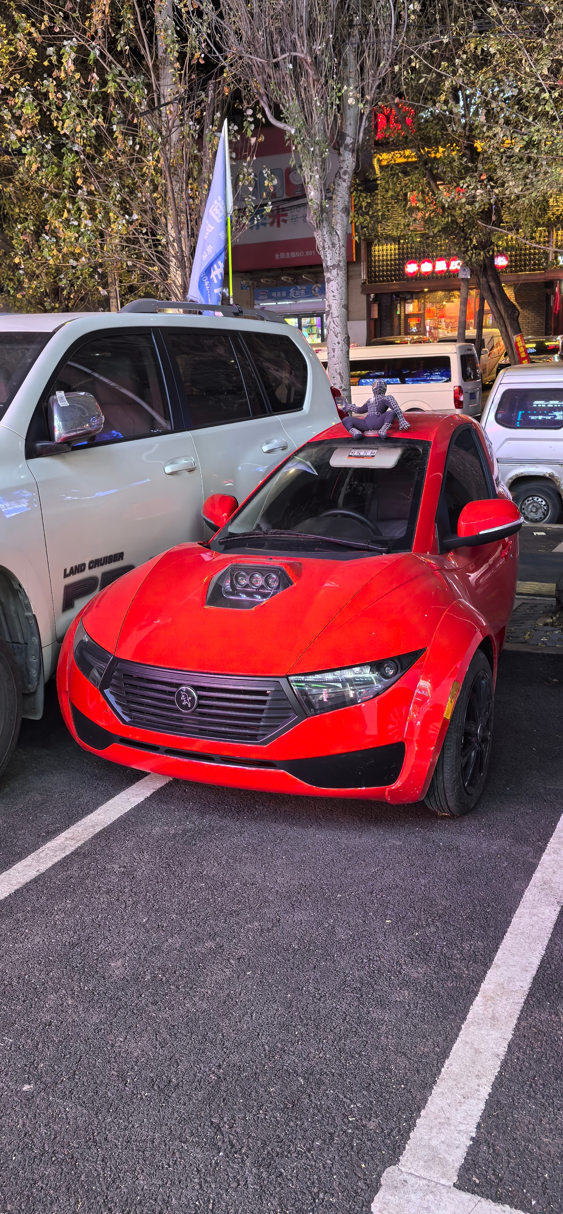 看看这是啥车… 