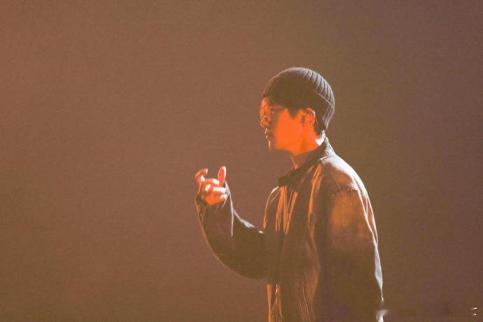 易烊千玺美好奇妙夜彩排图2000年的易烊千玺唱酒醉的探戈2001易烊千玺彩排唱老