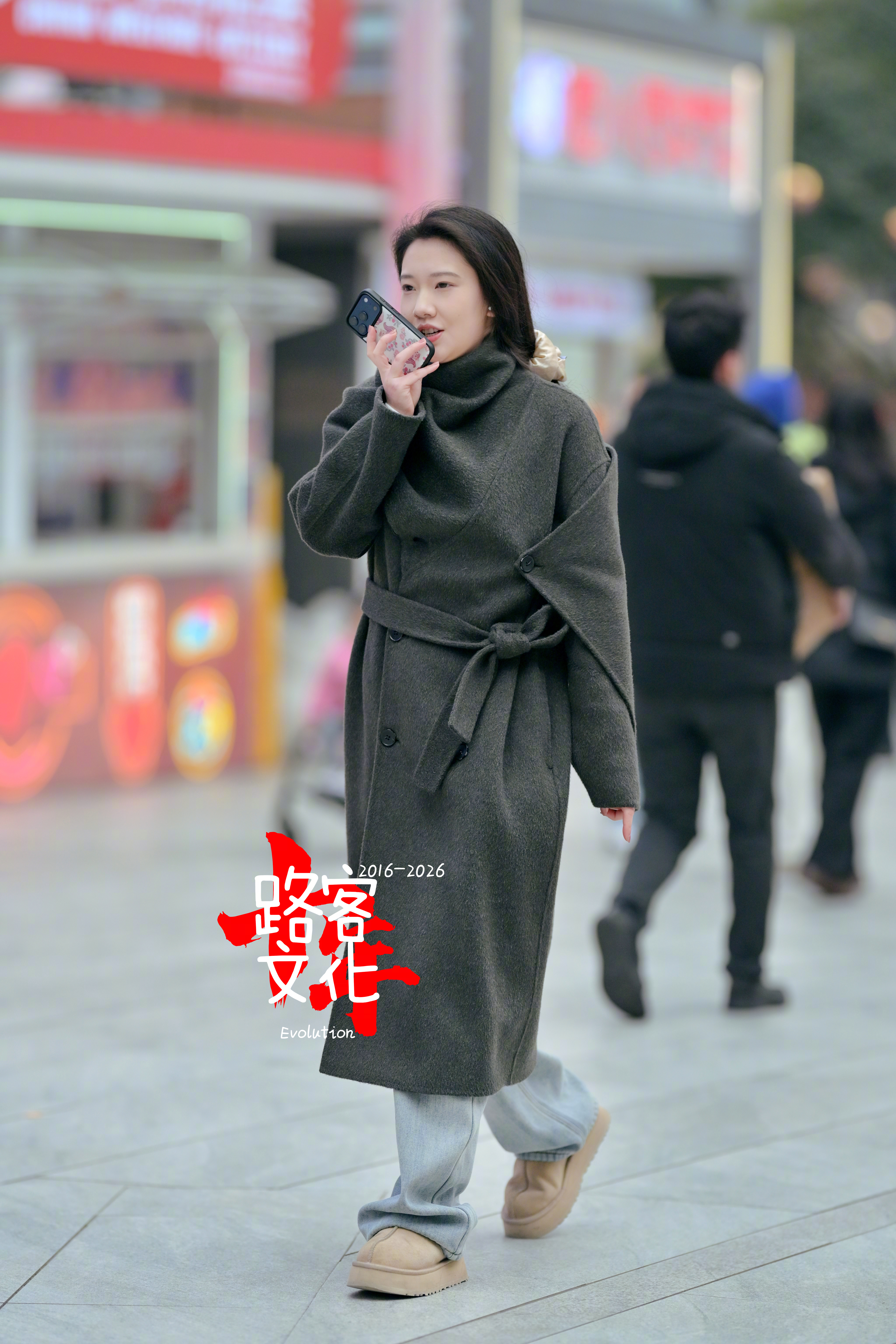 这个外套有点意思哈!层次感满满 