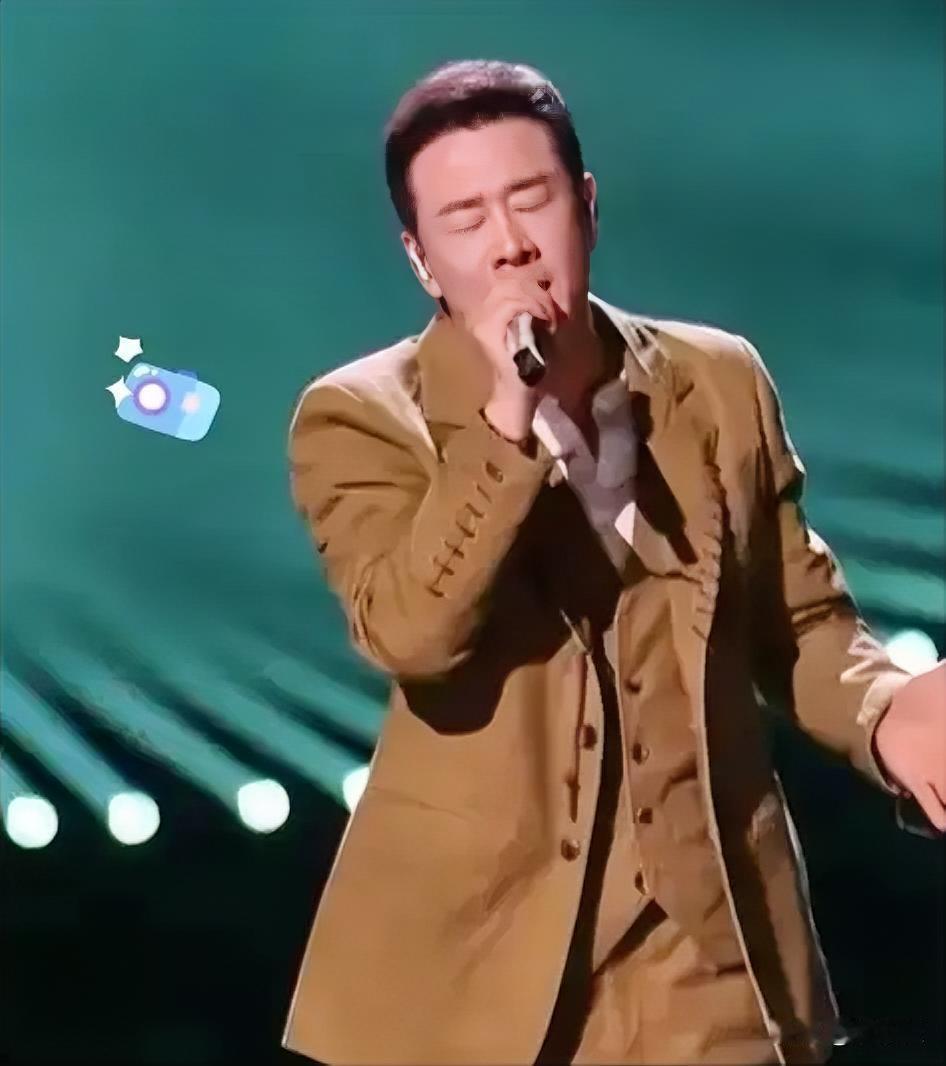 看完杨坤赛场垫底出局，放下过往光环，才懂竞技舞台从来只看当下发挥
 
不少乐坛前