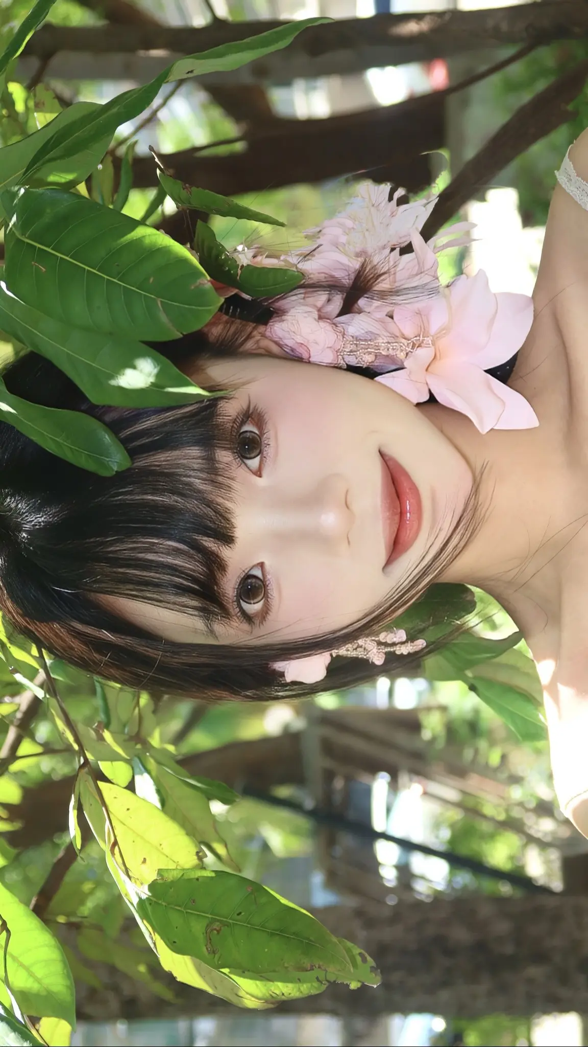 把世界调成静音 独听我们的人心跳声。