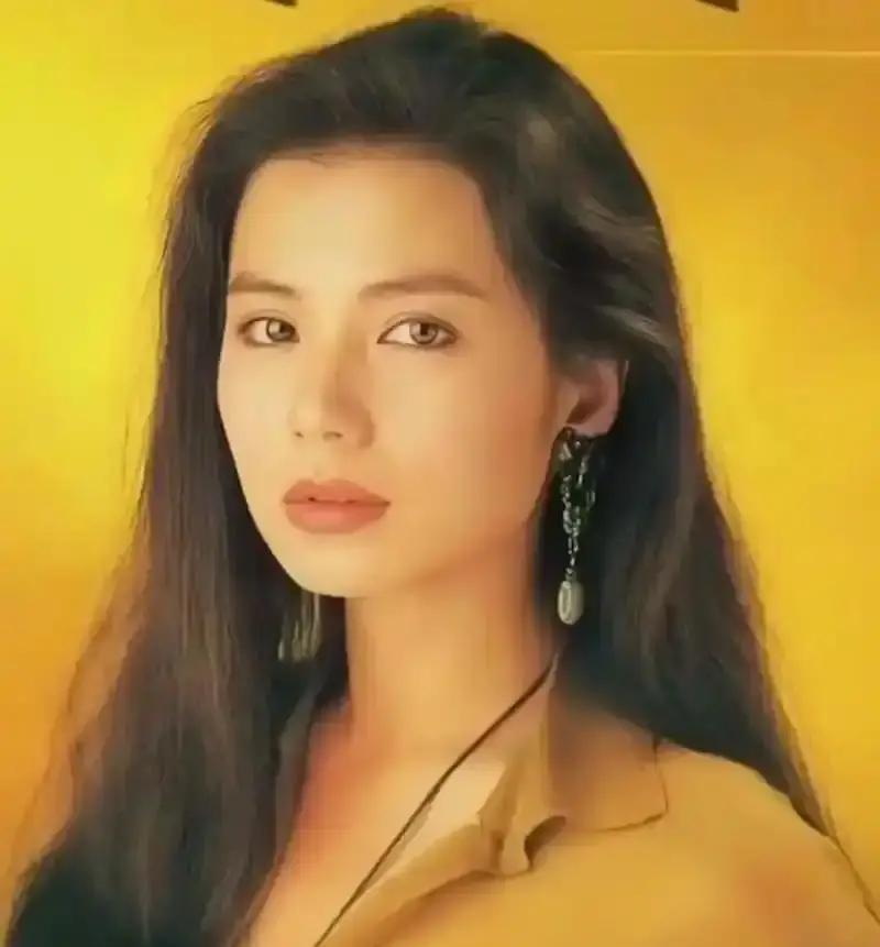 守寡16年，她比豪门更富
 
63岁钟楚红，上个月刚在港岛种下第200棵树。
 