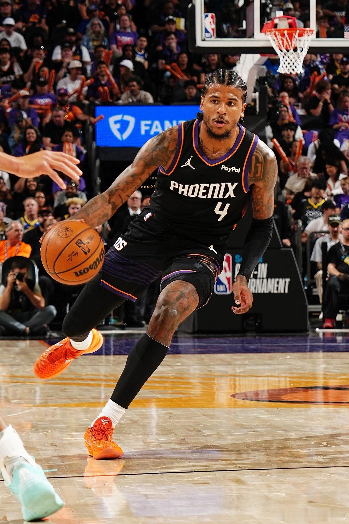 作为刚刚被不知名水友评为裤衩子主播的我，祝贺太阳晋级，杰伦格林怎么这么厉害，气死