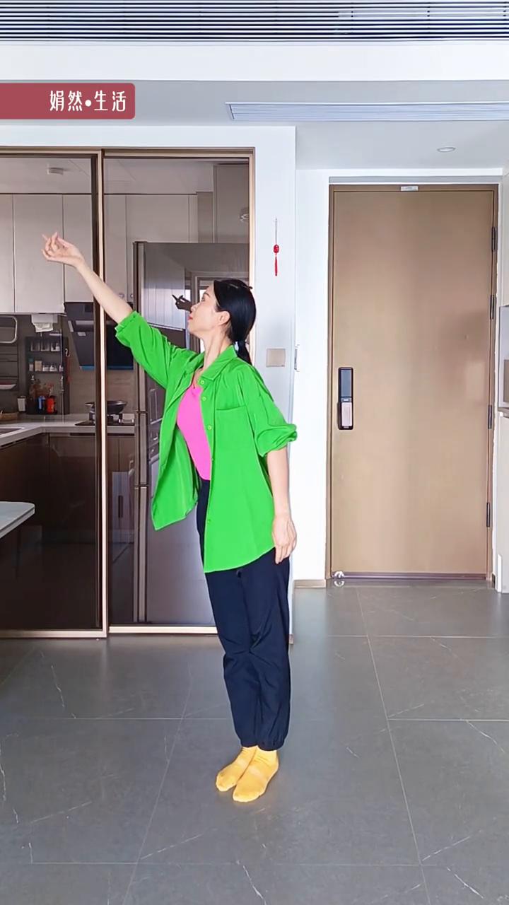 0基础学舞：《梦底》杂杂的梦背面跟练。
娟然-生活。
好久不见，你去了哪里？散了