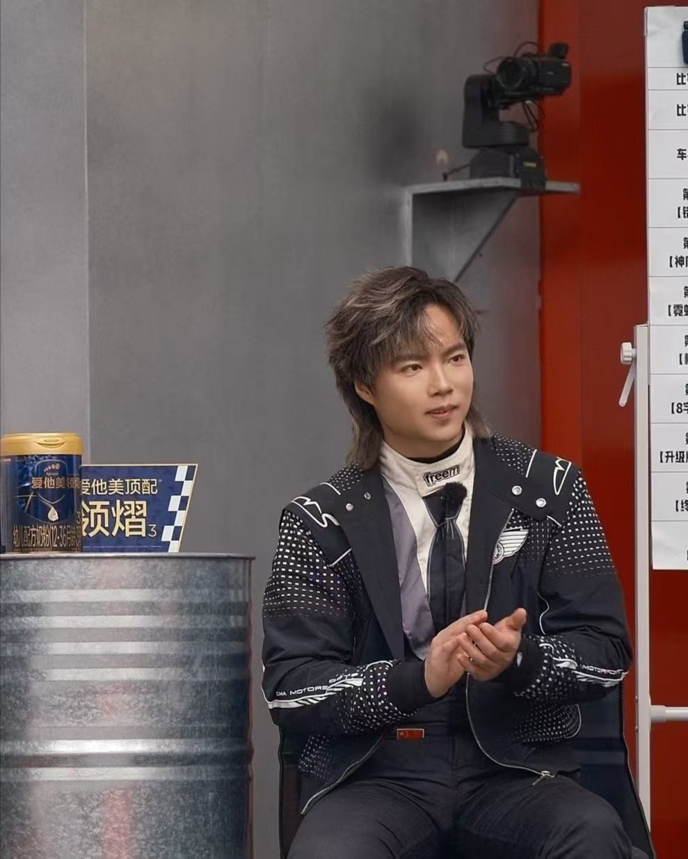 大学生在宁波体验现实版飞驰人生中国首位F1车手车技硬控大学生 谁懂这种热血！中国