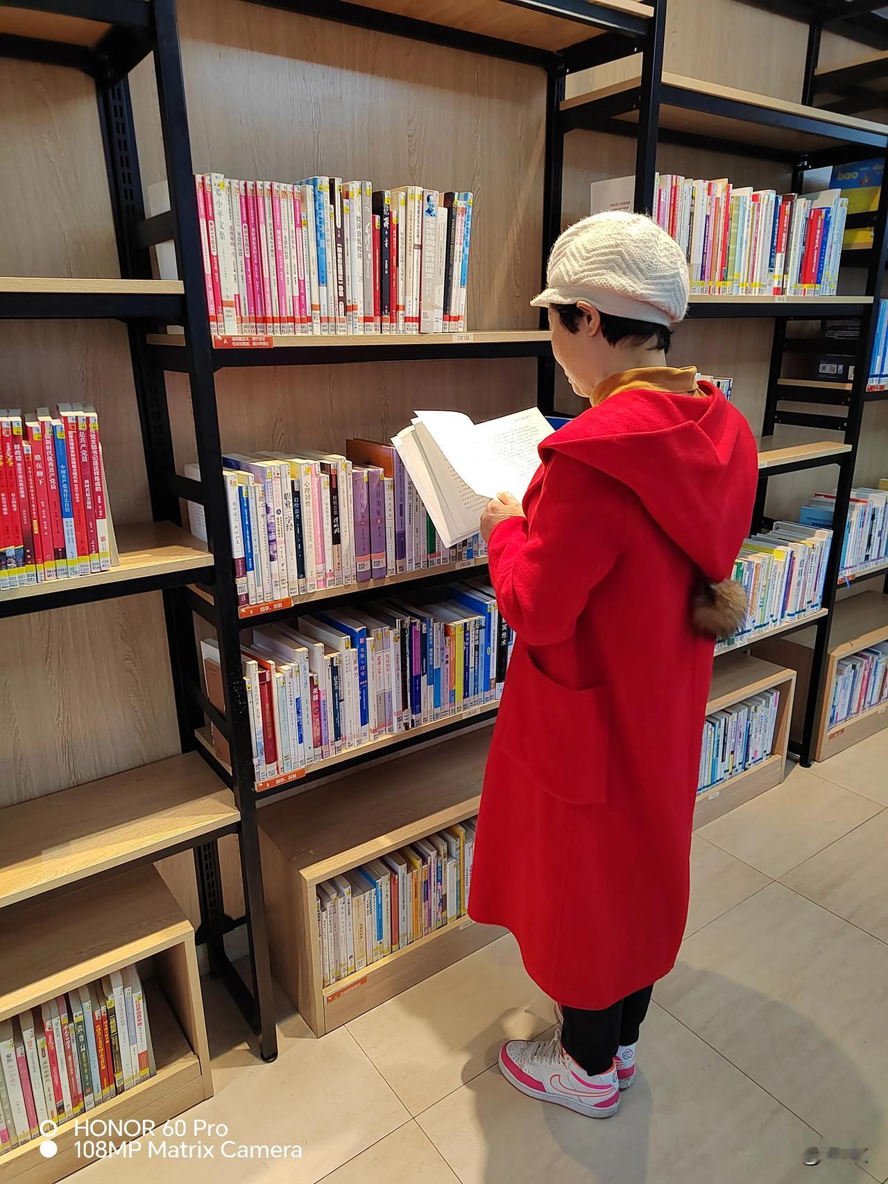 #风调雨顺辞旧岁，如何对上联#
老树新枝迎春归