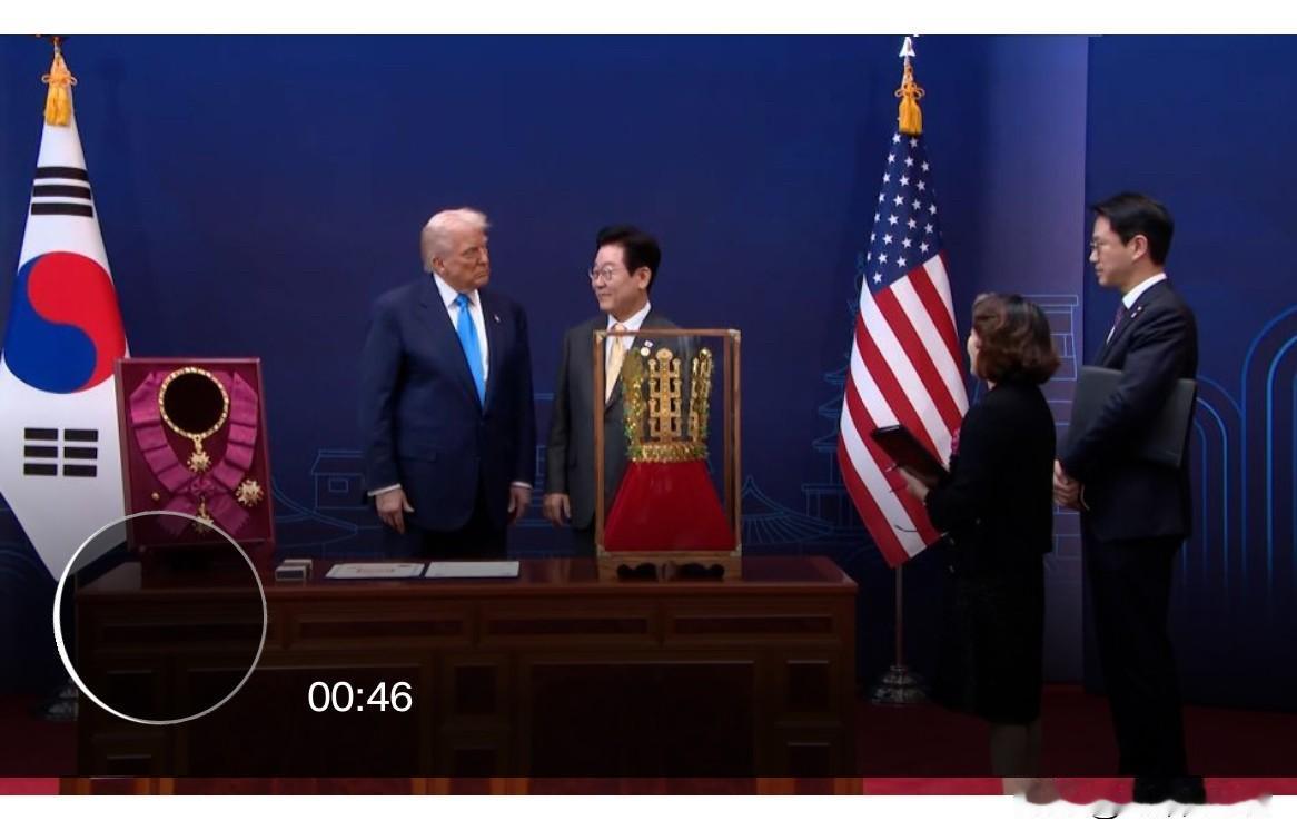 韩国人，要动了多少脑子，才送给川普一顶黄金制成的“王冠”！估计川普晚上做梦都会笑