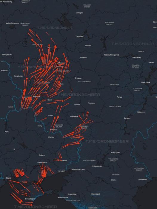 【乌克兰对俄罗斯和被占领土发动了新一轮无人机袭击。】