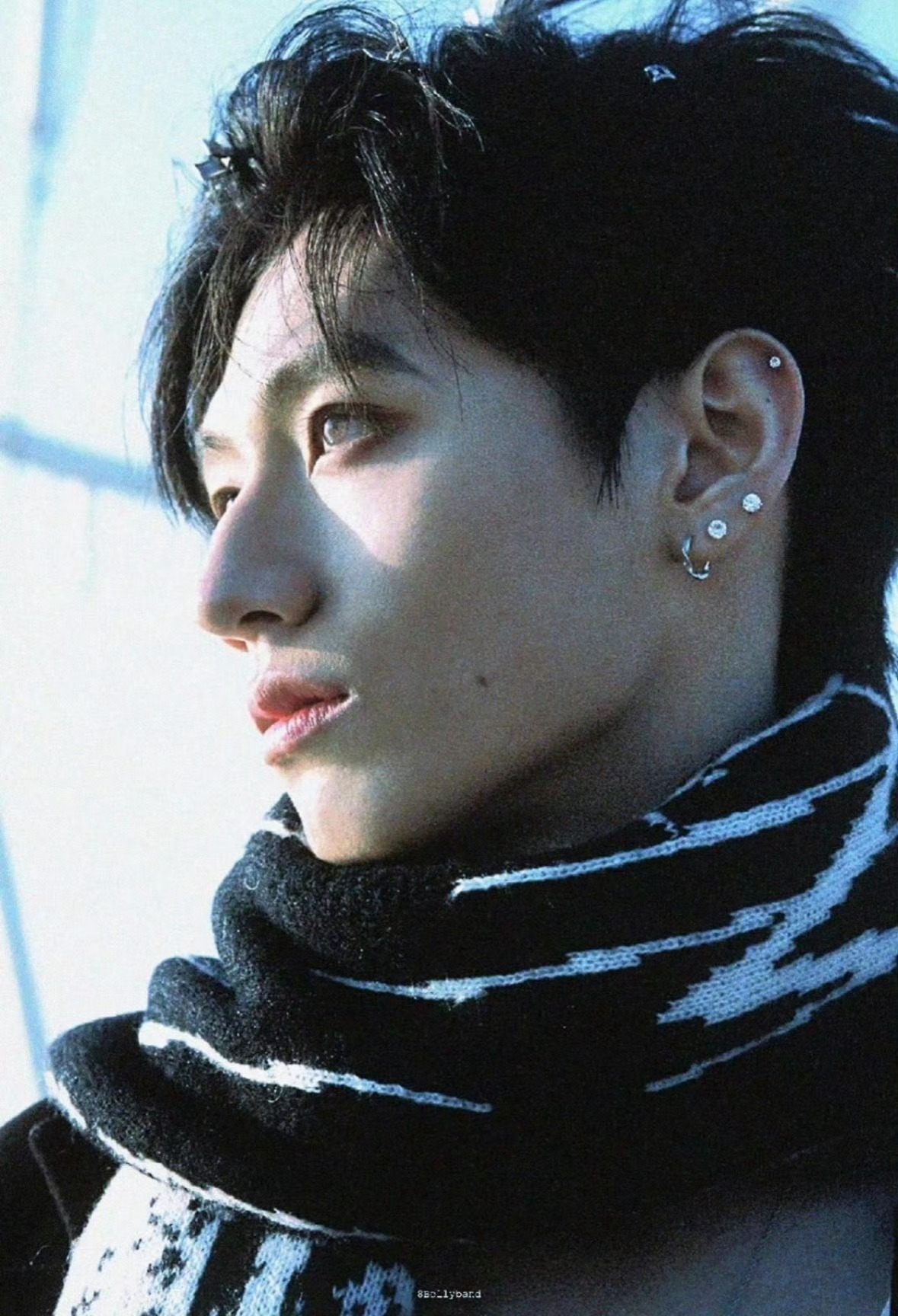 感觉朱志鑫的恶魔钉 更胜一筹  很突出的气质 