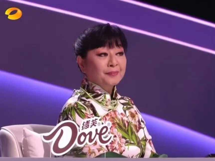 那英华晨宇各投一方，殷秀梅中间弃权，化解尴尬～ 