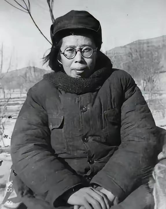 1932年10月10日，帅孟奇因叛徒出卖被捕入狱。在狱中，敌人往她鼻子里灌煤油。