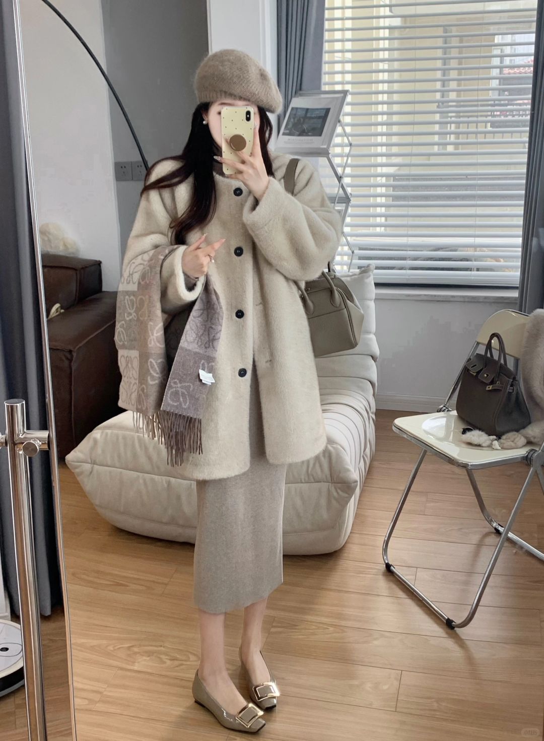 老婆们！帮我选选搭裙子好看还是裤子好看