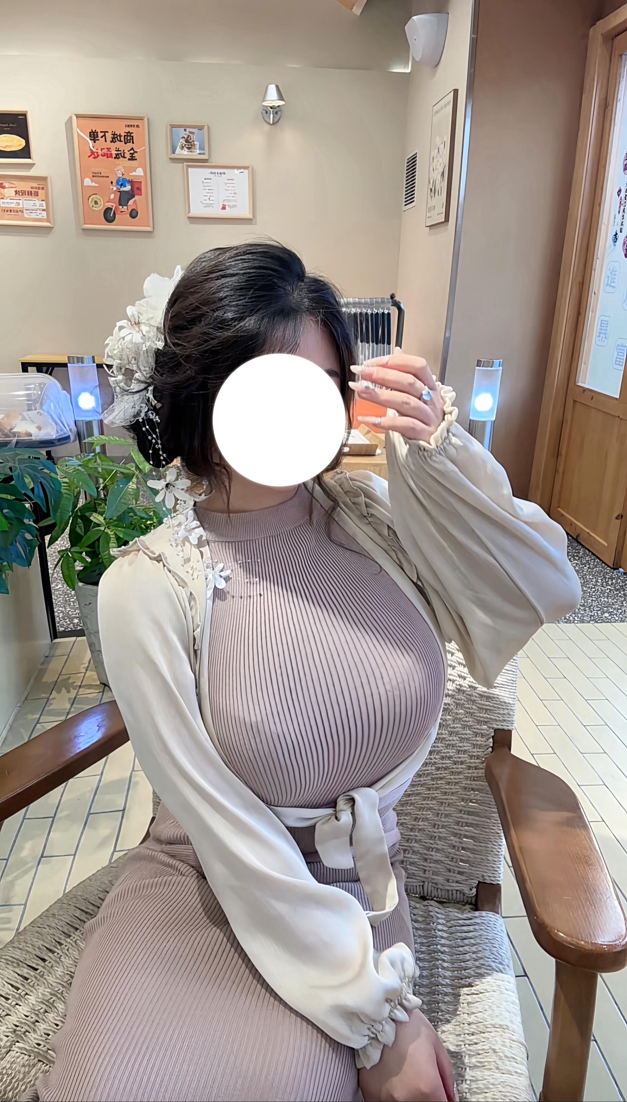 心情好的时候偶尔也让男人上桌吃饭。