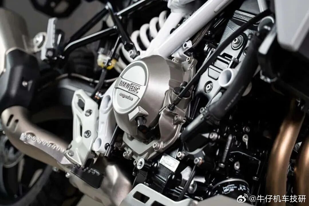 宝马的这台双缸450发动机，哎！！！还是一言难尽，阿三ATV代工，估计还是会问题