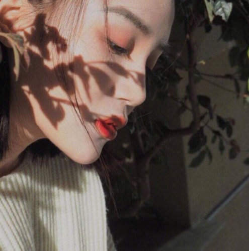 世上哪有真正的感同身受呢？一个人倘若能管理好自己的情绪，消化人世悲喜，纵然会经历