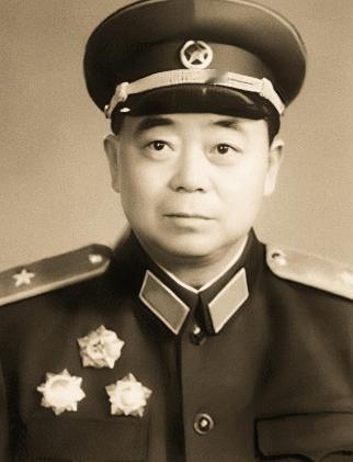 新中国成立后，不少离家几十年的干部希望回家探亲，看看亲人是否健在，是否安好，这样