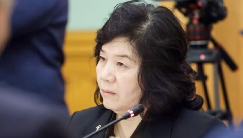 说起崔善姬这趟俄罗斯之行，还真是让人一愣神——悄没声地就落地了，事前连个风吹草动