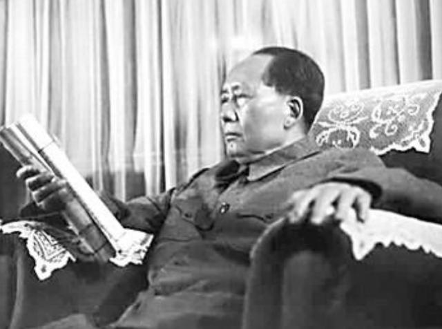 毛主席是如何点评项羽的？毛主席对项羽的评价，最广为人知的莫过于那句“宜将剩勇追穷