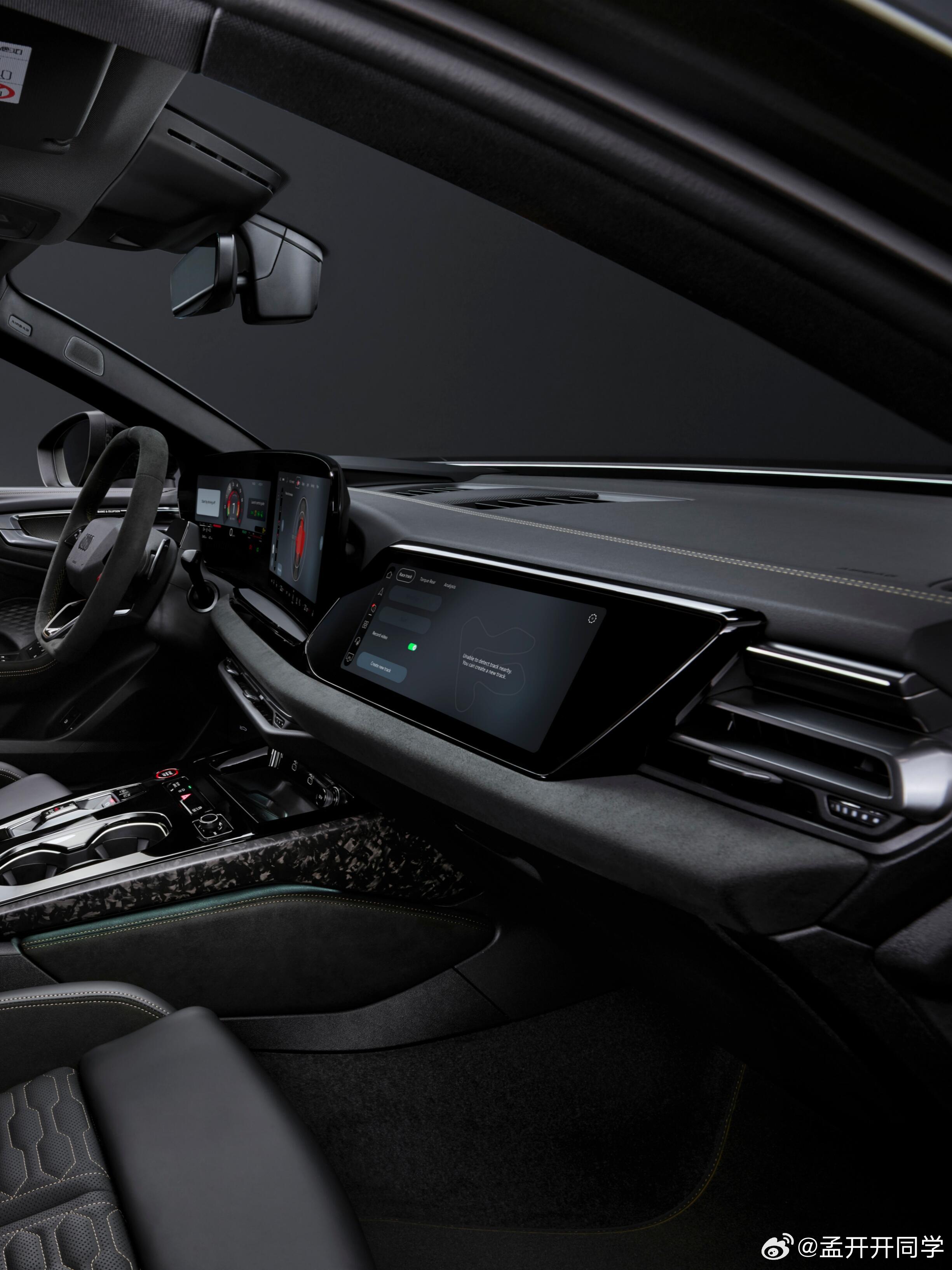 全新奥迪 RS5🚘全新RS 5搭载2.9升V6双涡轮增压发动机与130kW电机