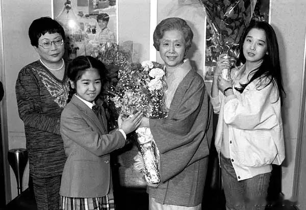 电影推荐怀旧经典 经典日剧《阿信》1983国语版改编自桥田寿贺子同名小说，NHK