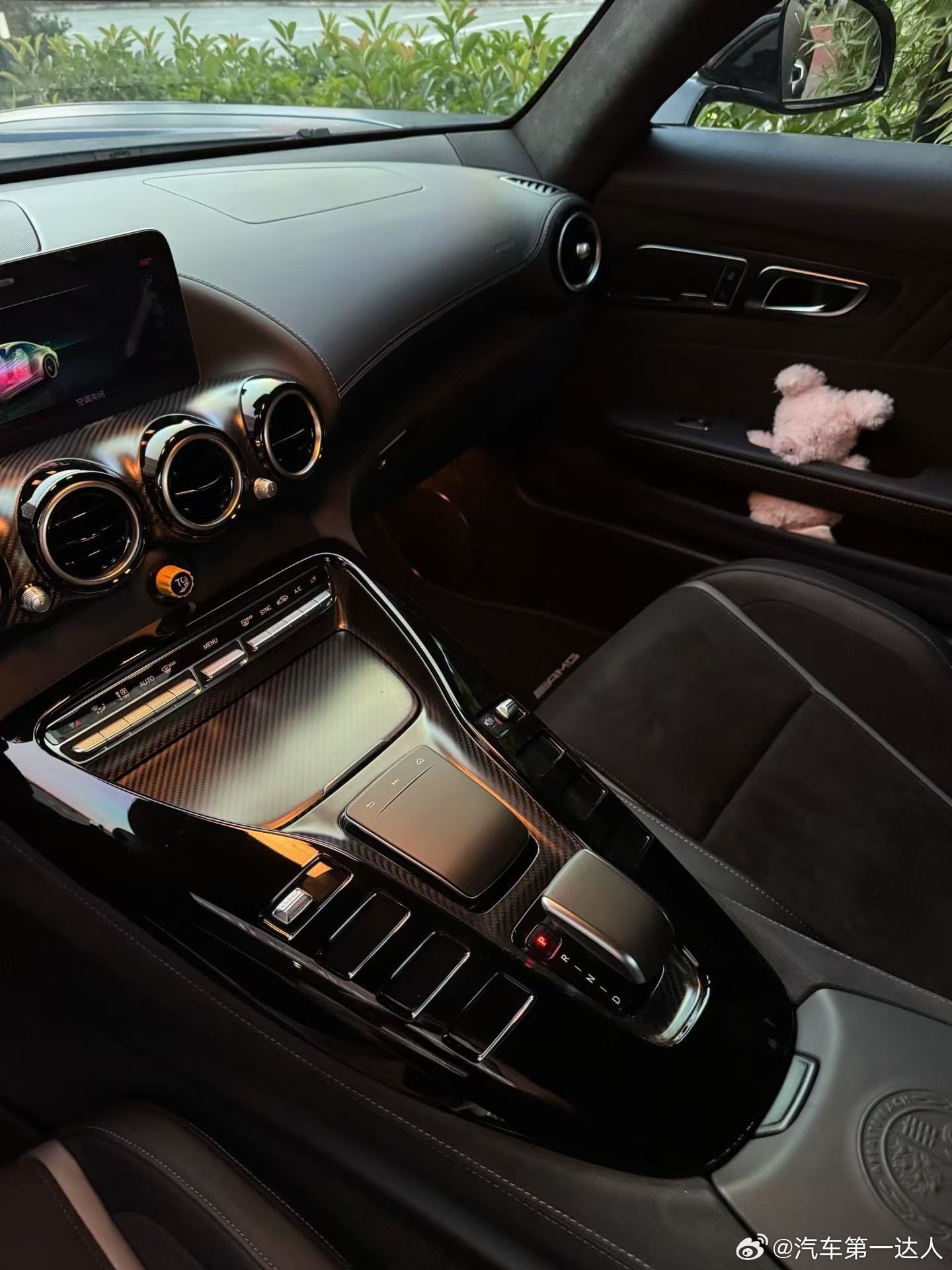 奔驰AMG GTR Pro，高定版配色，哑光宝石蓝 