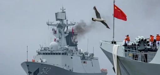 美专家称，若中方采取武统行动，西方或将冻结3.2万亿中国资产。不过中国手握底牌，