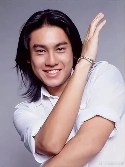 朱孝天称因情绪失控发表失当言论F4合体演唱会风波持续发酵，朱孝天在粉丝群发声疑似