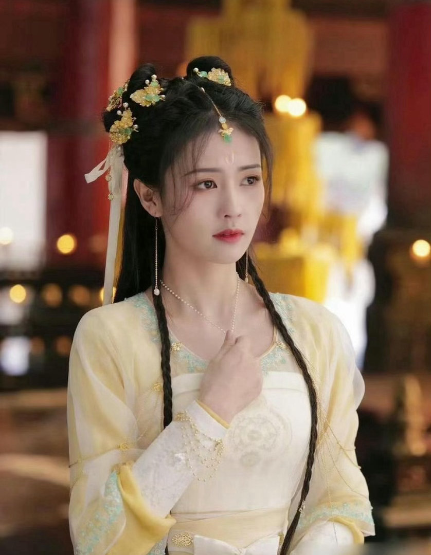 网友评出的鹅黄四美 哪一个惊艳到了你 