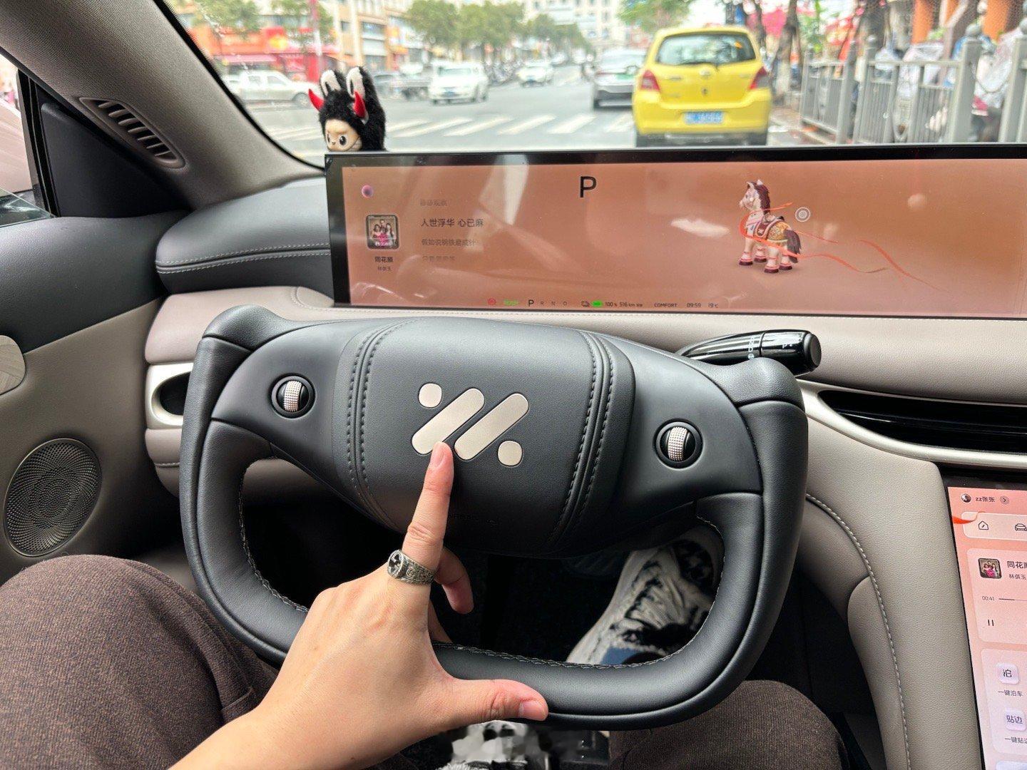 你喜欢显示CLTC续航还是实际续航？半幅方向盘？还是全幅方向盘？