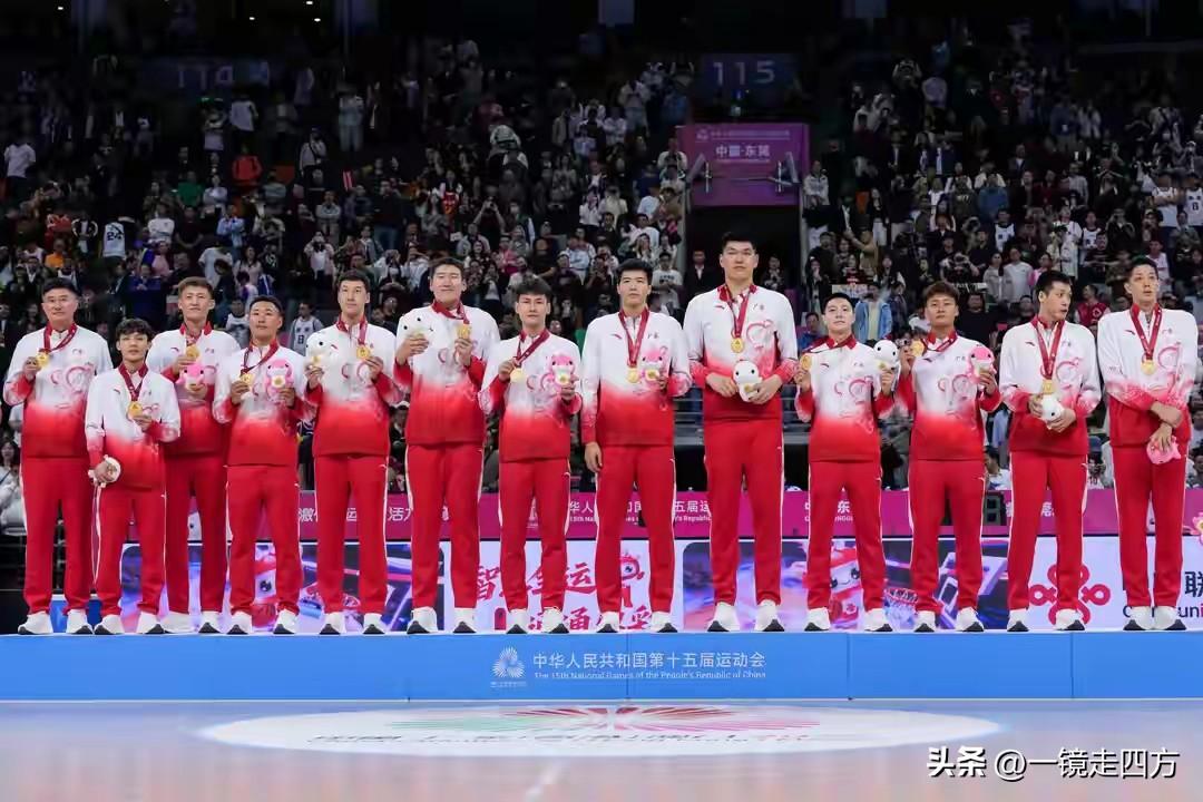 昨晚进行的两场第十五届全运会集体球类项目决赛，东道主广东队收获一金一银。成人组男