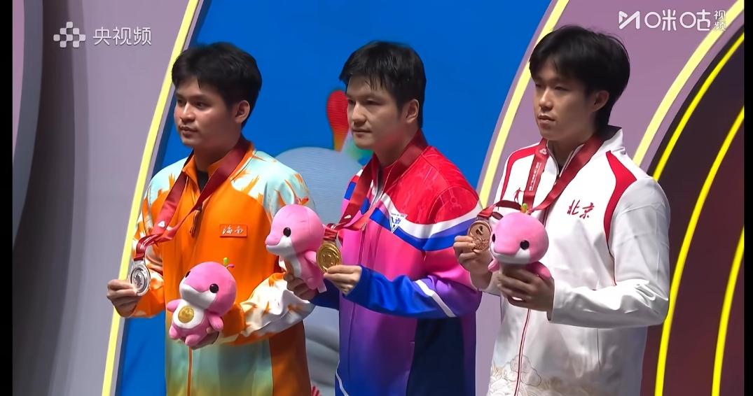 樊振东必须快速回归国家队。
三堂大师课，林诗栋上了一节，王楚钦上了两节。事实证明