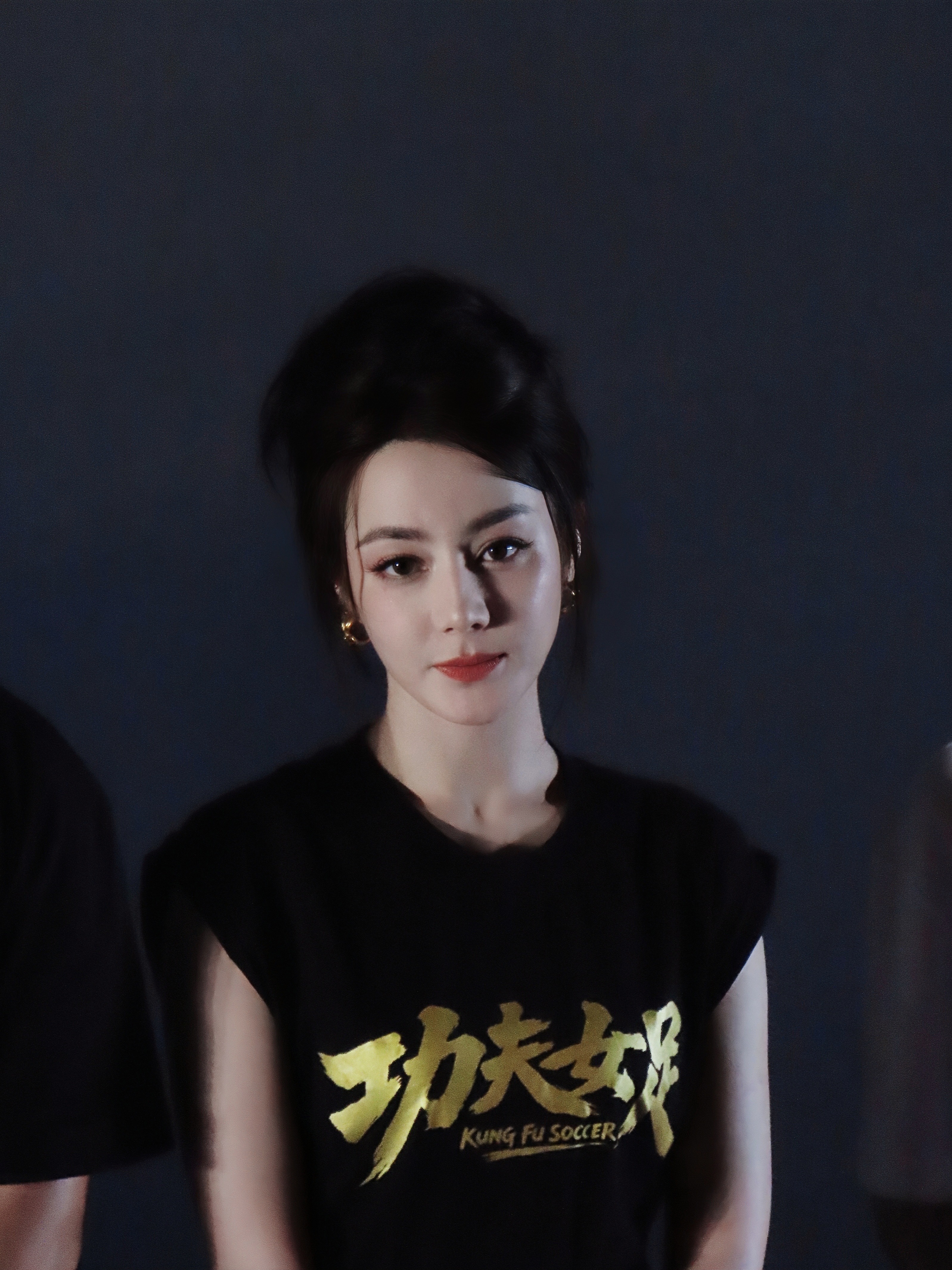迪丽热巴 着迷于你眼睛.提问：被迪丽热巴盯着是什么感觉