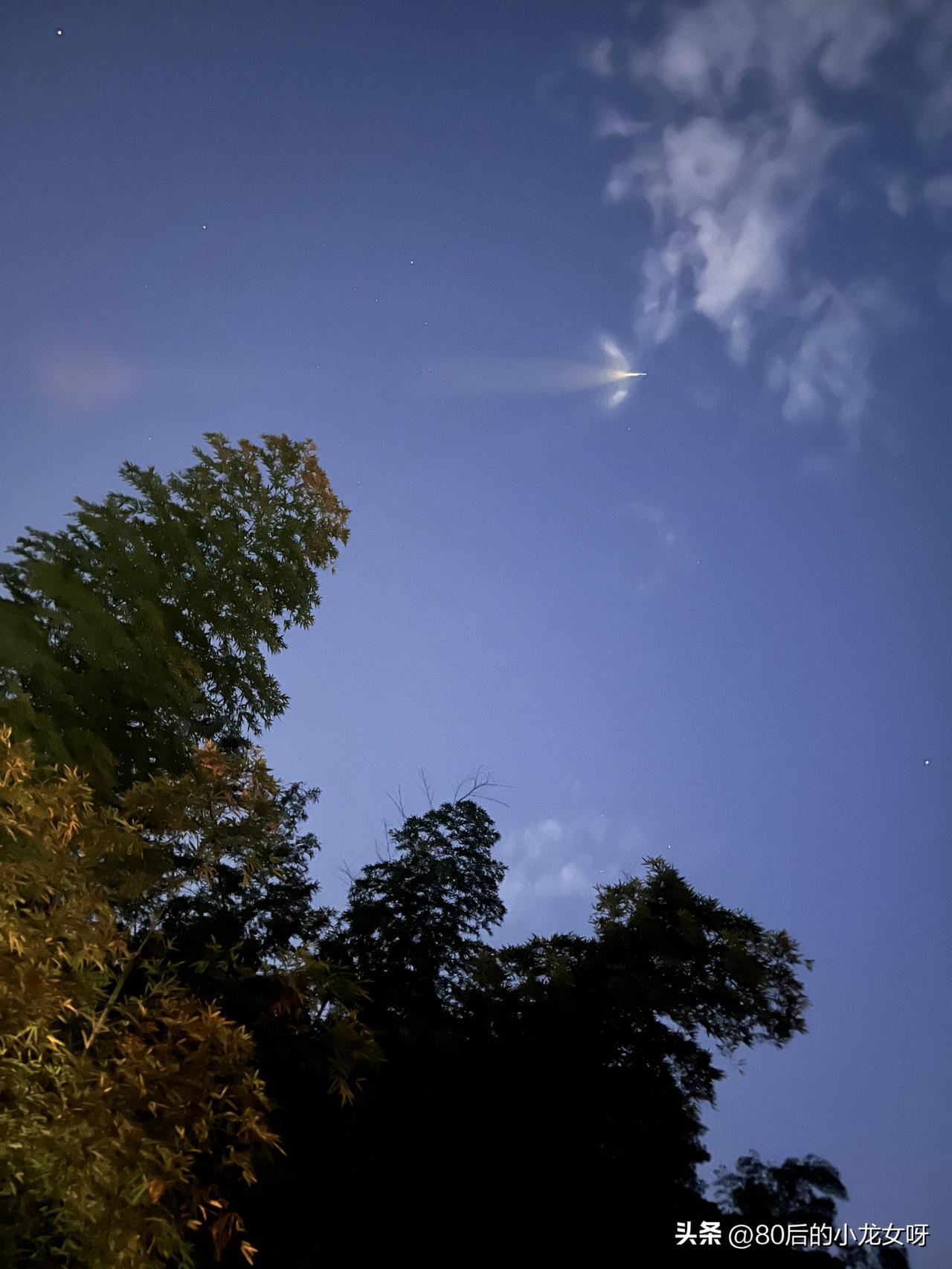 今天我妹的孩子从广东打暑假工回来了，是在自己家姑爷的厂里做事，日常也没安排做什么