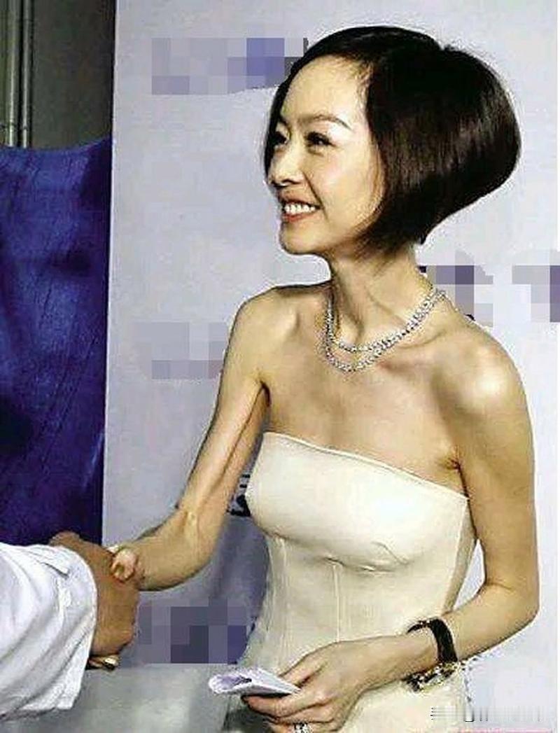 她叫什么名字来的？嘴边上想不起来了！女人要是太瘦好看吗？猜猜他叫啥