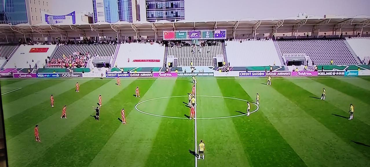 U23亚洲杯中国队：澳大利亚队上半场，中国队43分钟时依靠任意球二次抢点射门进球