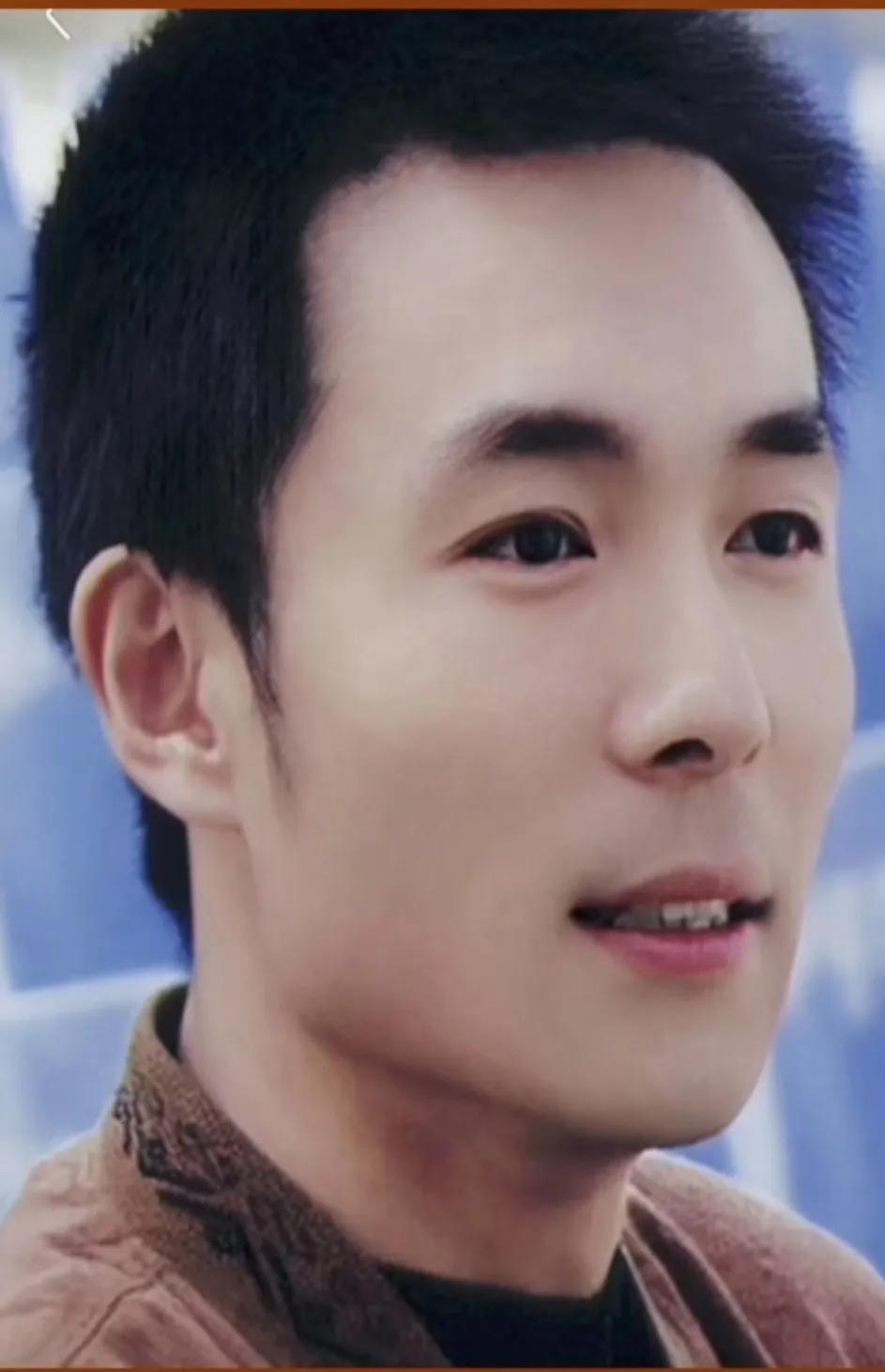 大家是否还记得他，他也是八十年代很有名的一位演员，演了很多角色给观众留下深刻的印