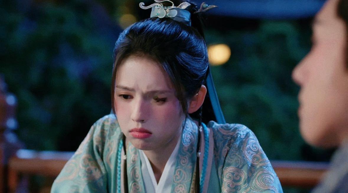 鹤男演的钟霖简直是端水大师天花板！对凌苍苍能两肋插刀，对萧千清也能深情以赴，这种