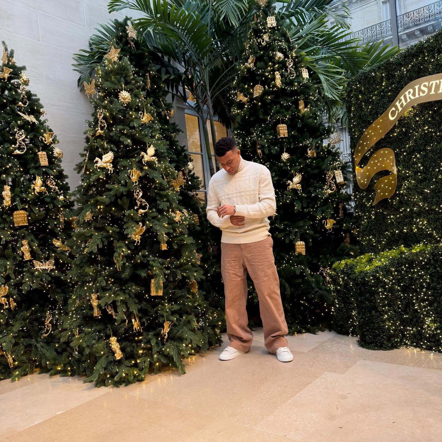 姆巴佩  IG更新：🎄📍姆巴佩