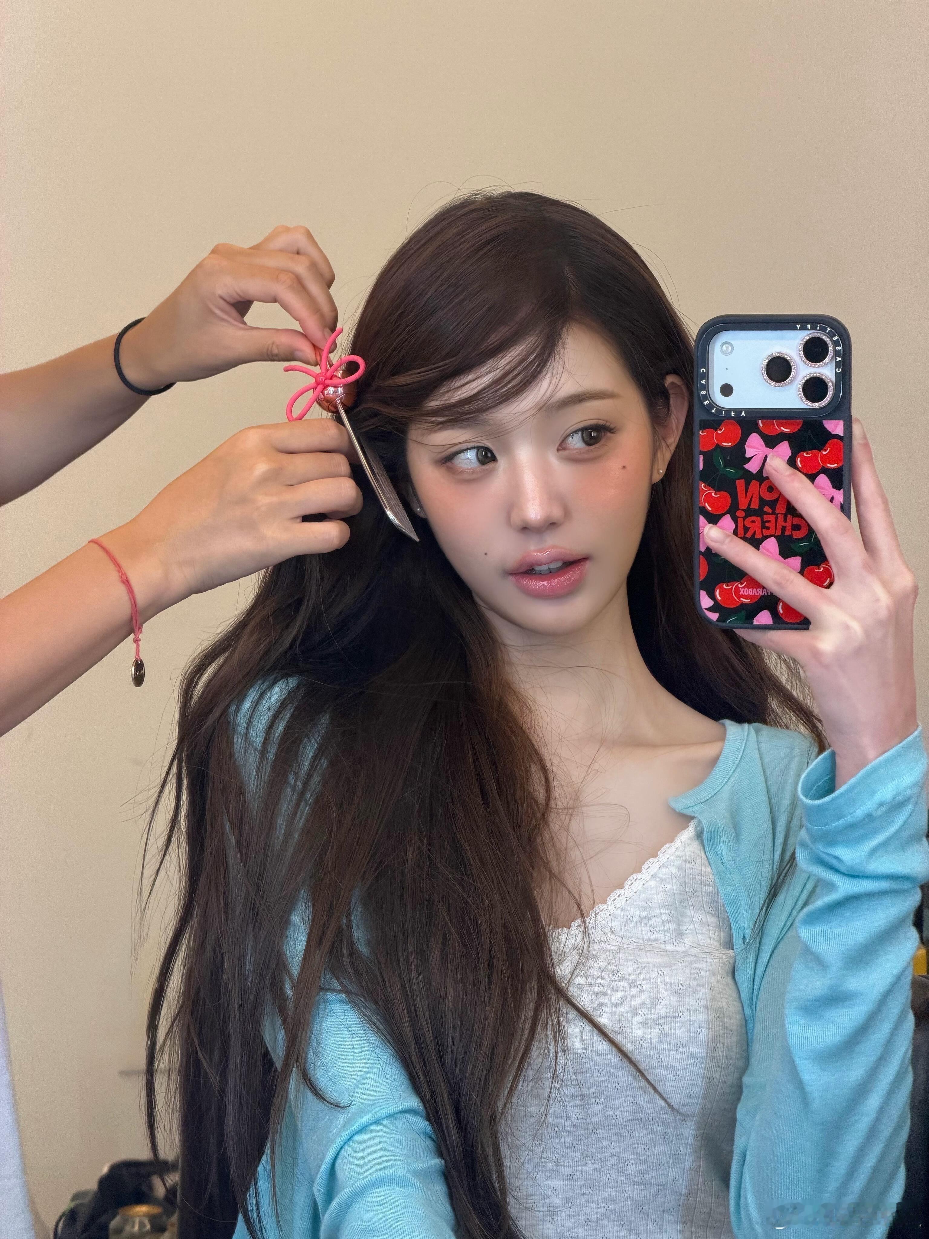 张元英 ins更新，年上感好sexy… 