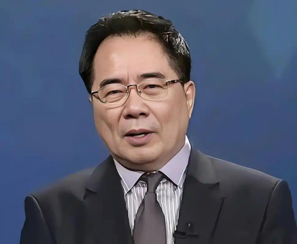 为什么很多小国家都敢跟中国翻脸不怕中国？敢说真话的蔡正元教授一话点破：中国雄而不