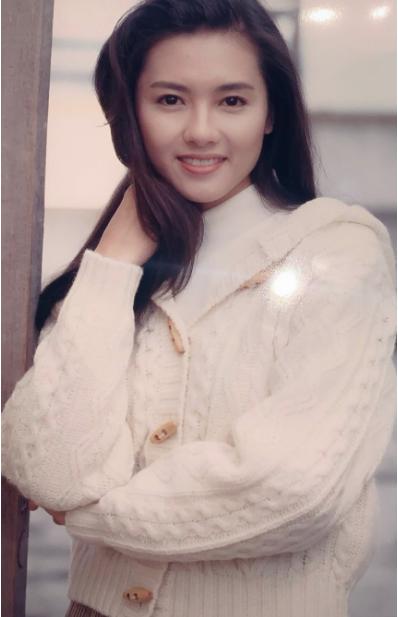 1996年，马上就要结婚的李丽珍，因为禁不住王晶高达400万片酬的诱惑，选择再次