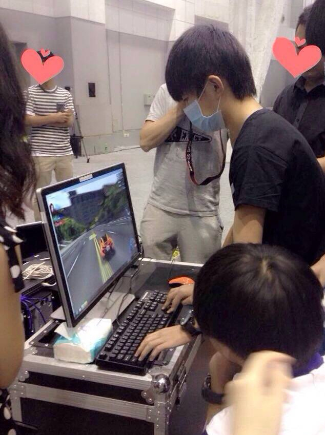 #易烊千玺[超话]#我的背包🎒已装满晴朗，出发去山顶看月光 ​​​