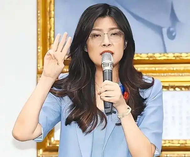 郑丽文访陆破局，拒当美棋子，统一大势无人能挡
 
最近国民党主席郑丽文访问大陆，