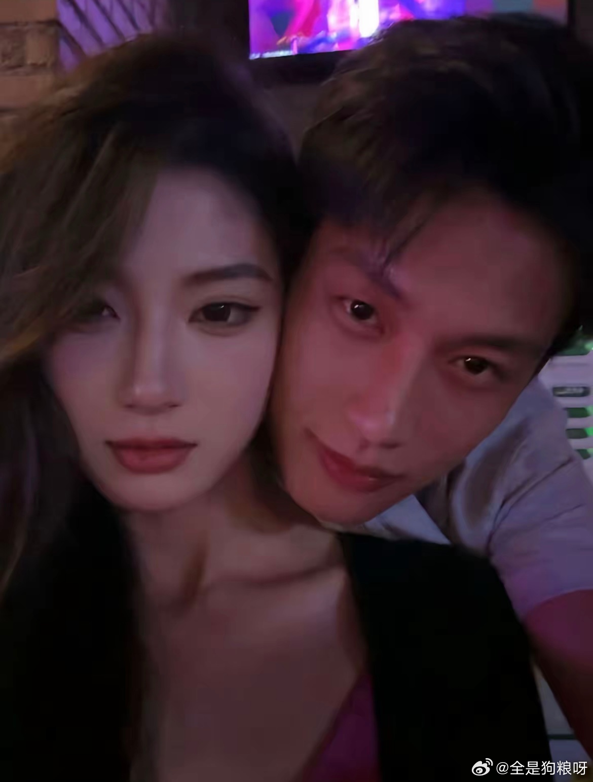 不是我喜欢灯红酒绿 我是喜欢有你的地方 ​​​
