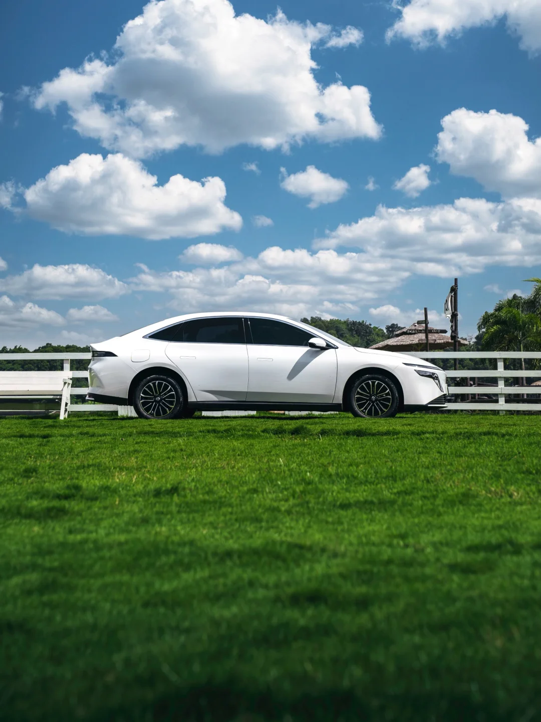 东风日产 N6：用风迹美学，诠释极简高级感