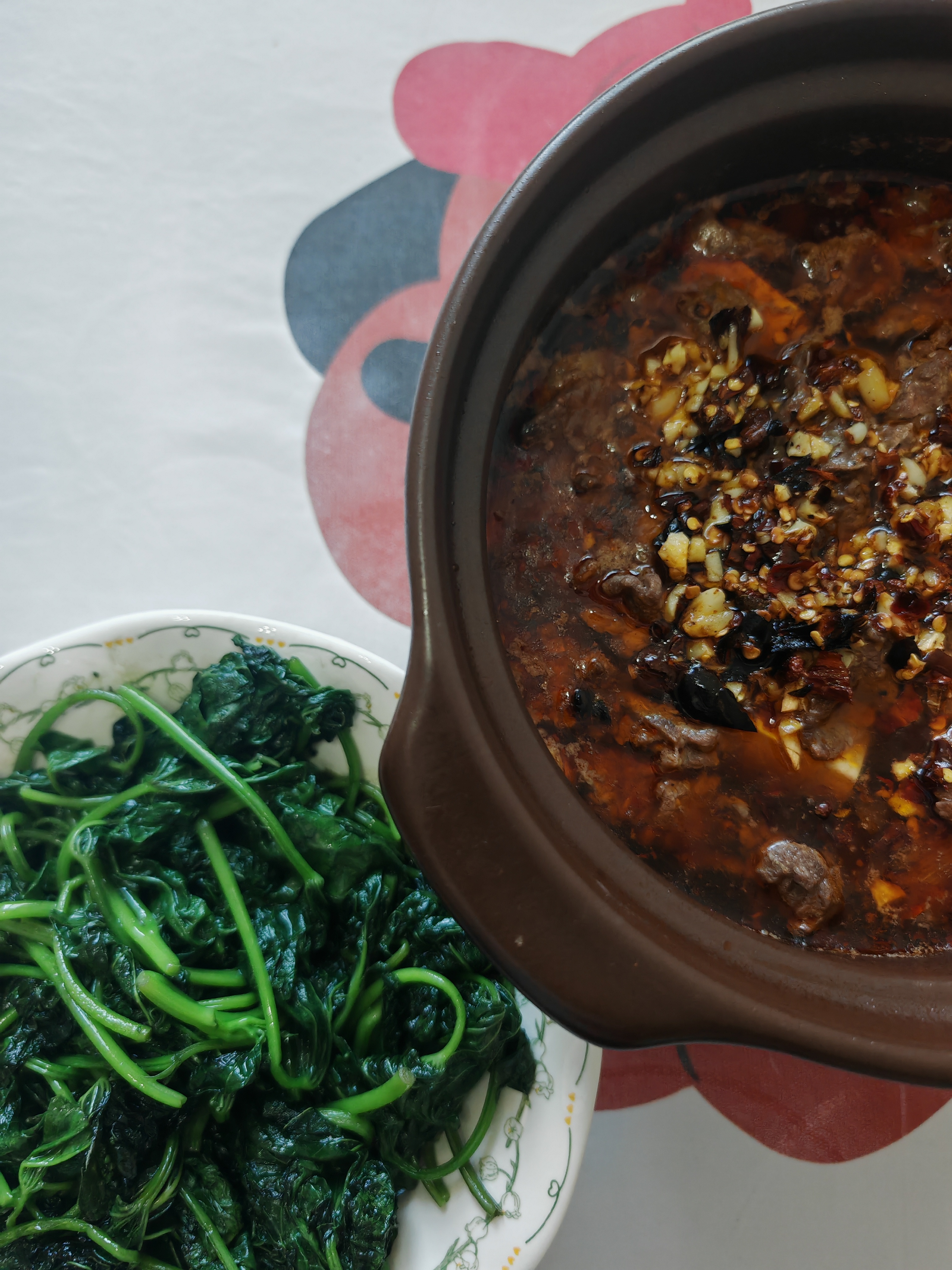 午餐 想吃点辣的，你们吃啥 