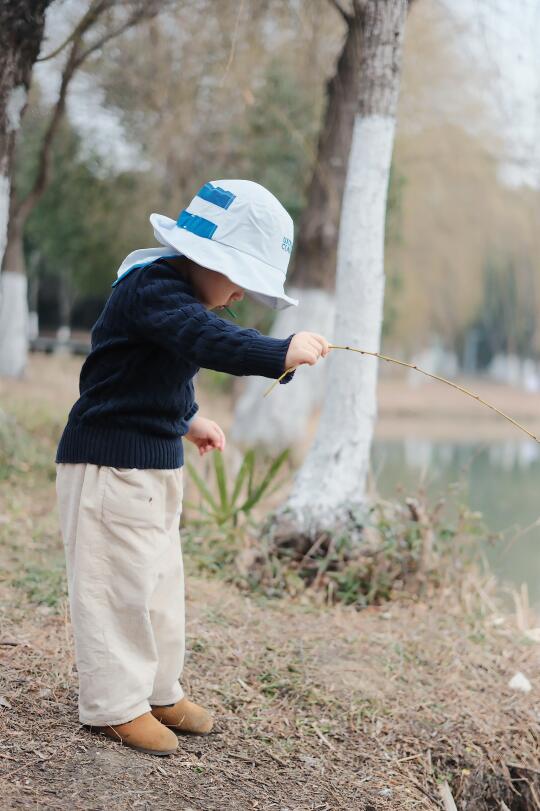 小小塘主，来视察他的鱼塘啦🎣