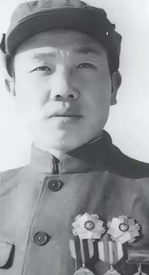 1950年11月29日，一位志愿军排长无视上级命令，放弃驻守高地，放走了美军的5