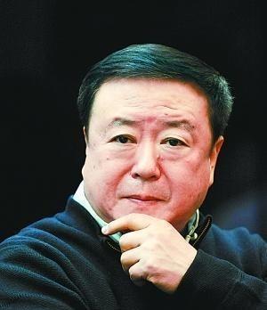 1994年，42岁的尤小刚为了温柔的乌倩倩，和原配妻子田歌离了婚。16年后，邬倩