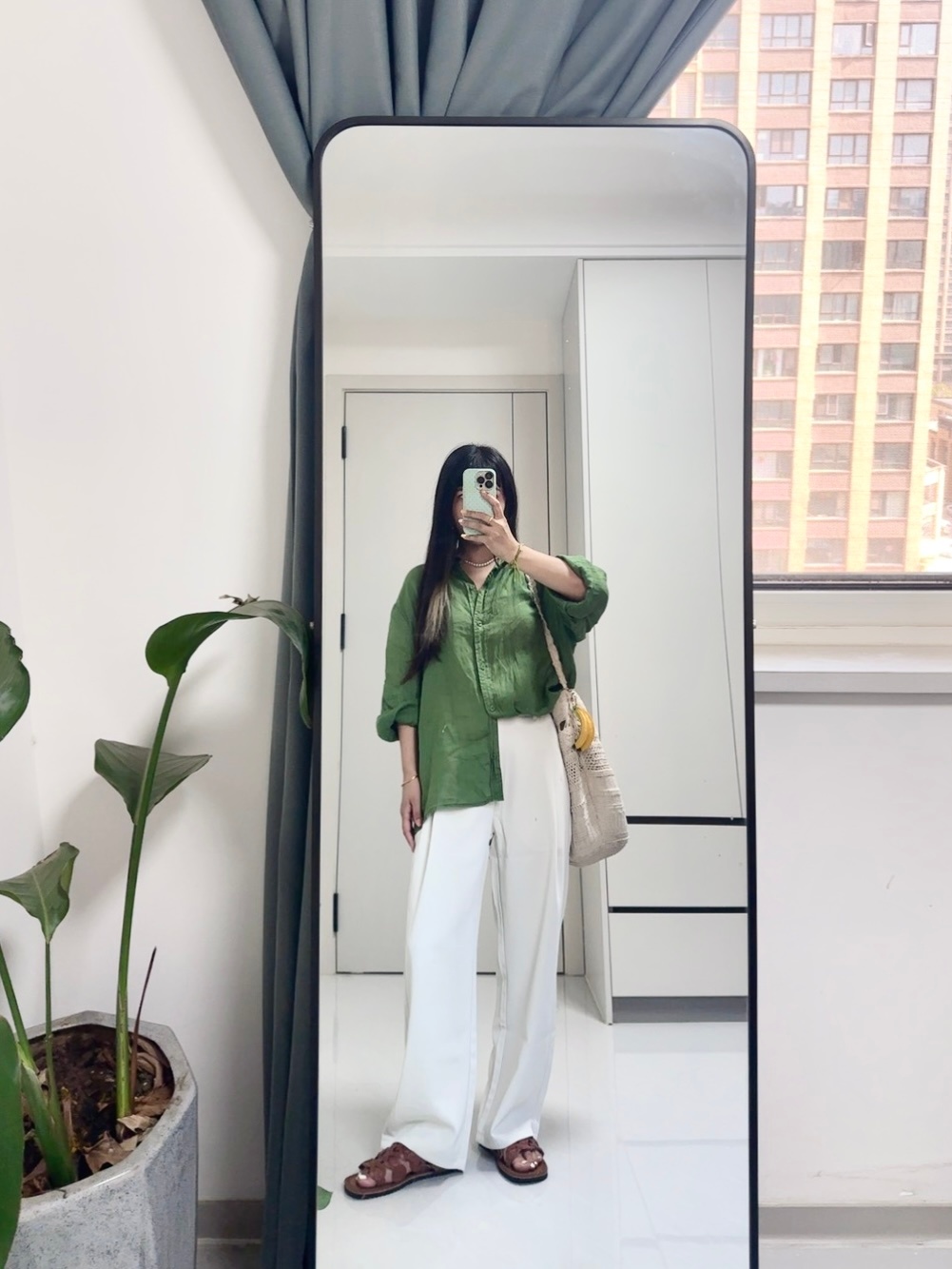 满妈的ootd 孩子还在睡 人已在工位 